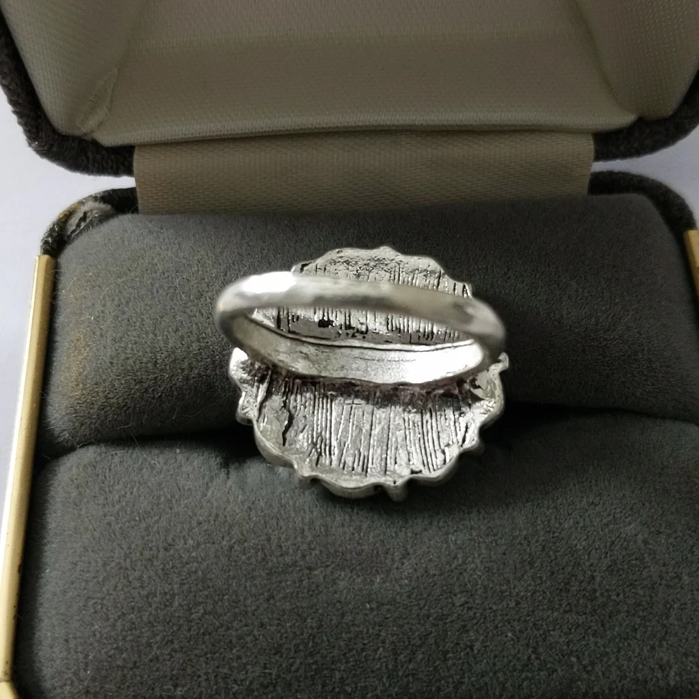 Pretty blue/turquoise flower ring - Picture 3 of 3